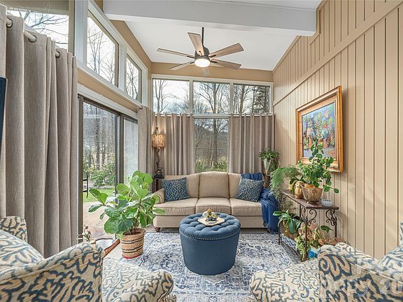 5th image of 471 Brunswick Dr