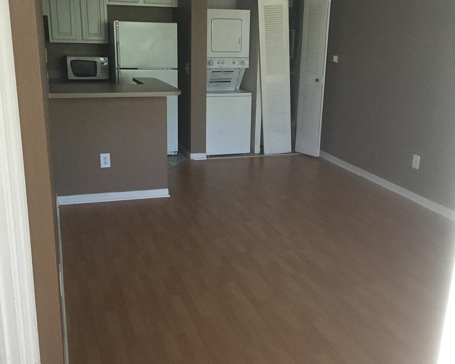 Living/ Dining, washer dryer