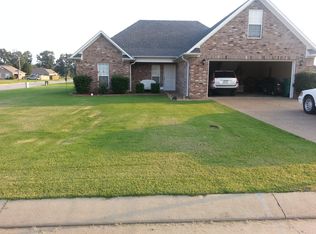 203 Sparrow Cv, Medina, TN 38355