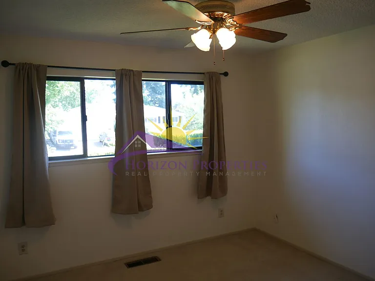 6319 Saint James Dr — Photo 17