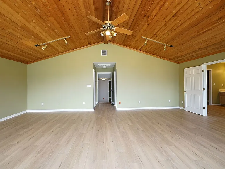 27 Old Ferry Rd — Photo 27