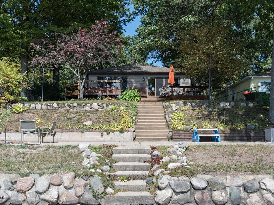 1st image of 1106 Forest Dr