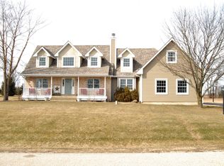 7219 Lone Oak Rd, Spring Grove, IL 60081
