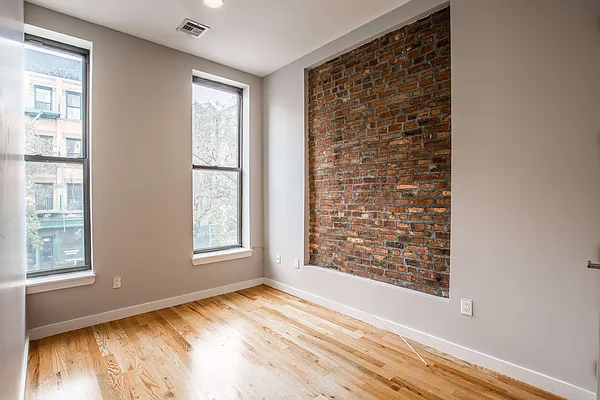 Rented by Nooklyn NYC LLC | media 12
