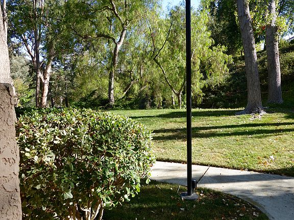 3rd image of 507 N Via Colinas