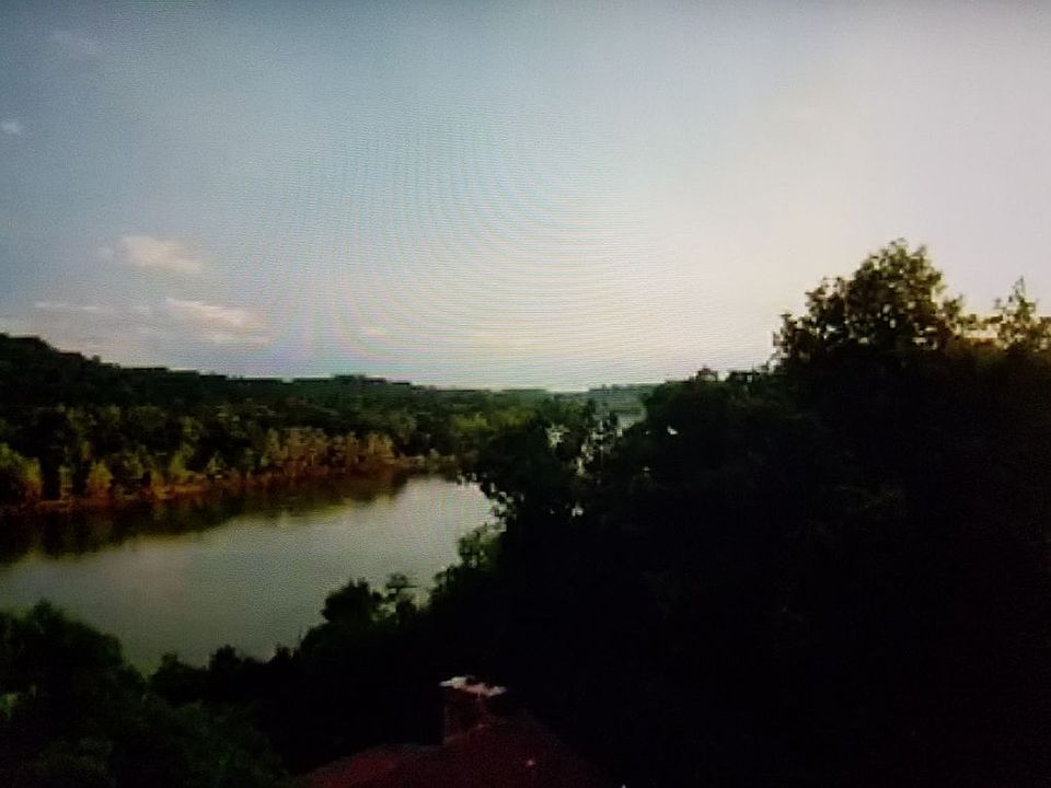 2nd image of 13609 Lakeshore Dr