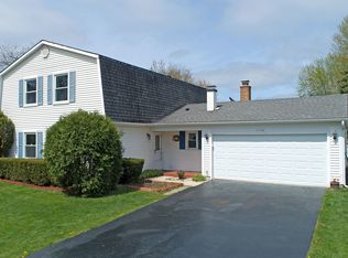 1780 Shorewood Dr W, Hoffman Estates, IL 60192