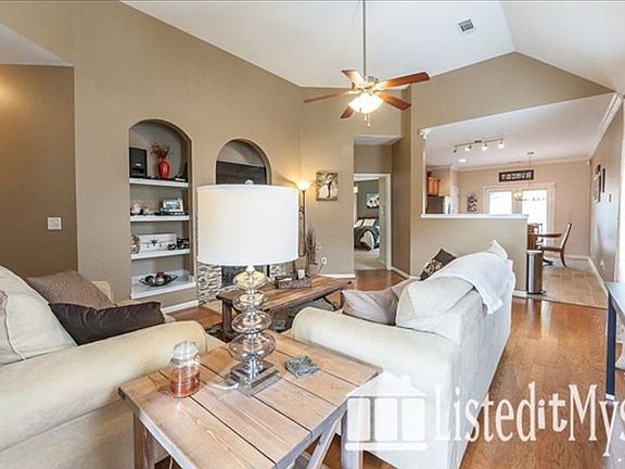 5th image of 117 Oxmoor Glen Cir