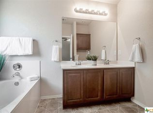 2418 Duval Dr, New Braunfels, TX 78130