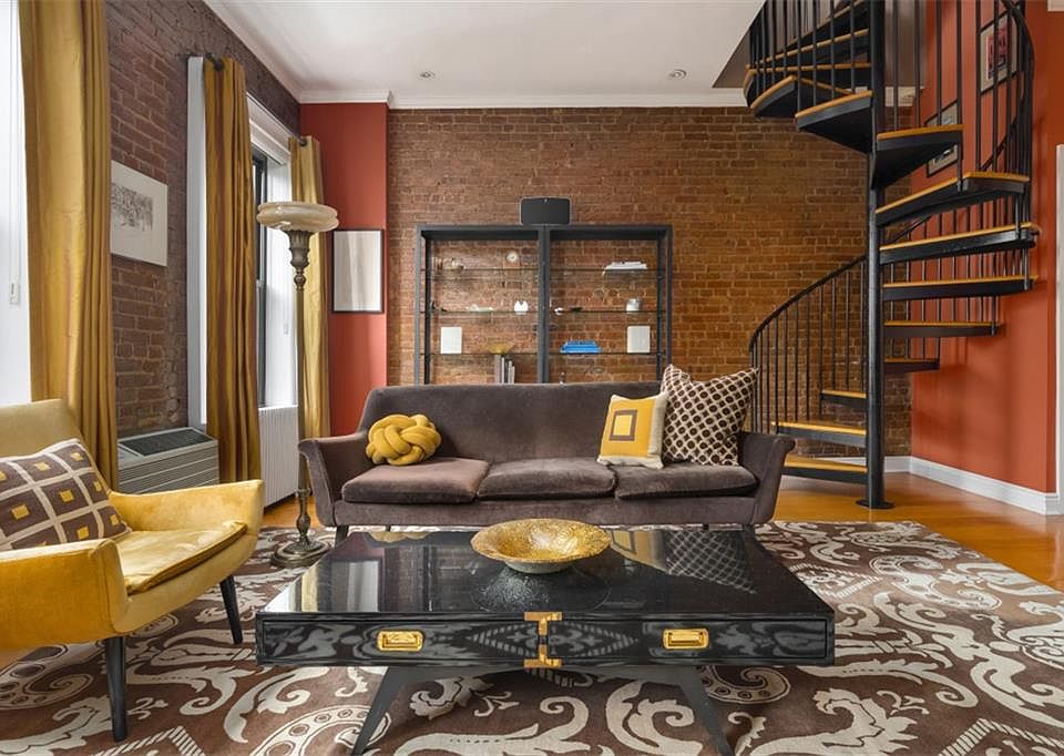 1st image of 31 W 70th St APT 10