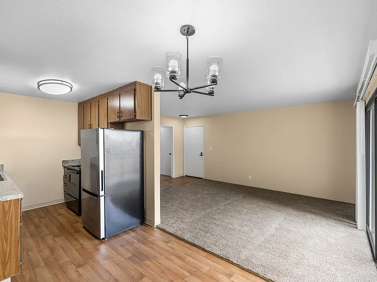 The Peppertree Apartments — Photo 29