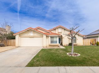5301 Adobe Dr, Palmdale, CA 93552