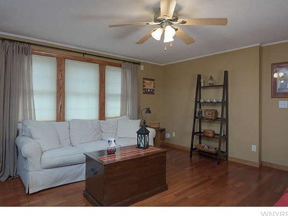 2nd image of 233 Chapel Ave