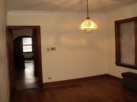 3rd image of 1635 S Clarence Ave