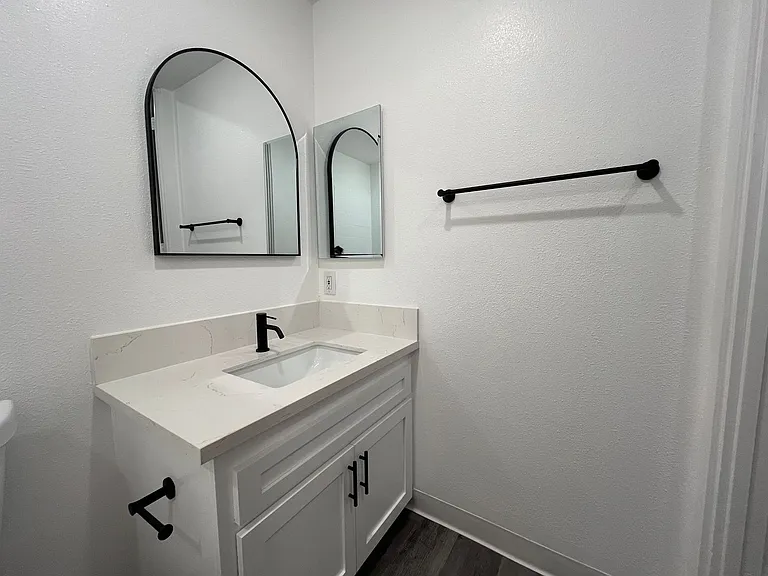1527 Veteran Ave — Photo 23