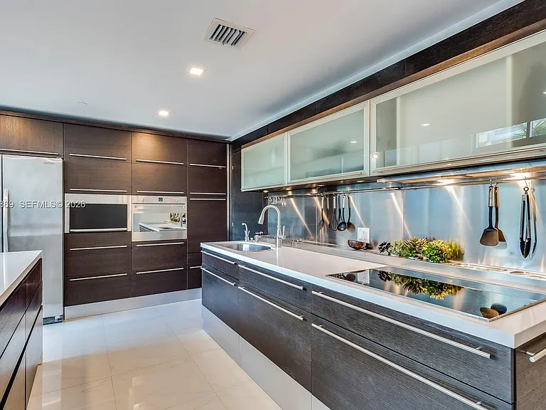6000 Collins Ave #346 — Photo 9