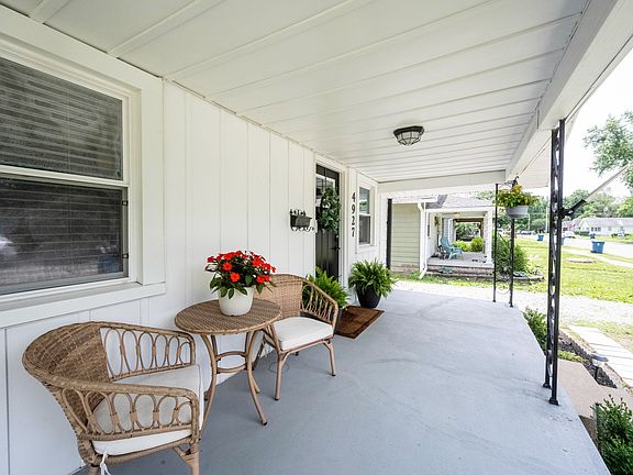 3rd image of 4927 Caroline Ave