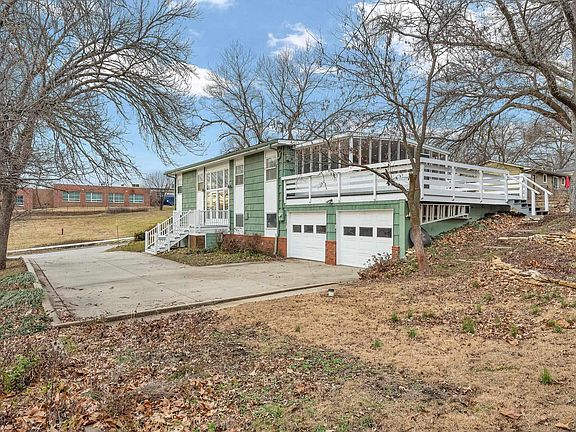 4th image of 1020 Crestline Dr