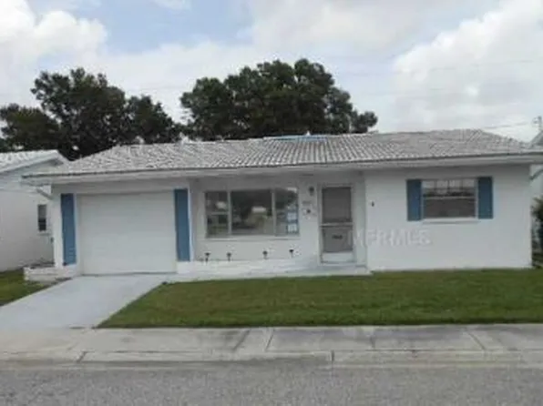 10221 Larchmont Pl, Pinellas Park, FL 33782