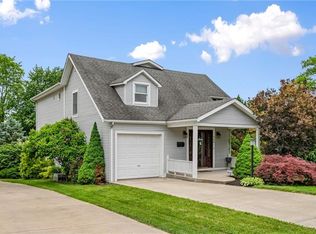 724 Plymouth Ln, Ellwood City, PA 16117