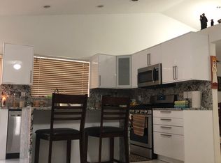 122 Gables Blvd, Weston, FL 33326