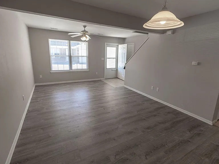 1419 Bodie Dr — Photo 3