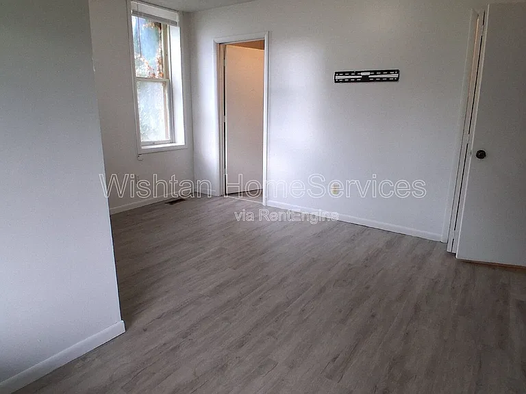 517 N 14th St #1 — Photo 13