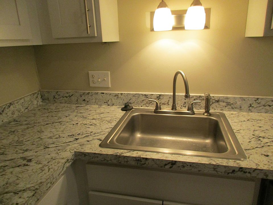Brand New Countertops and Cabinets!