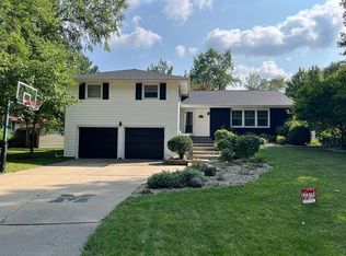 100 Woodchuck Ln, Macomb, IL 61455