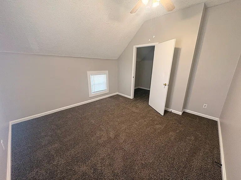 1033 E Mulberry St #B — Photo 17