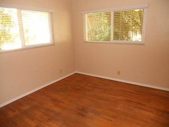 5th image of 1126 W Dayton Ave