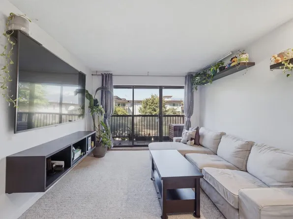 2120 W 2nd Ave #209, Vancouver, BC V6K 1H6