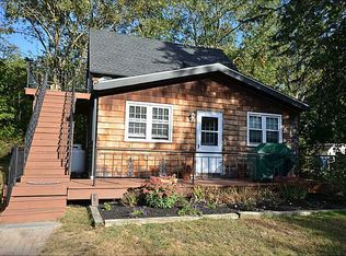 7 Riverview Dr, Wood River Junction, RI 02894