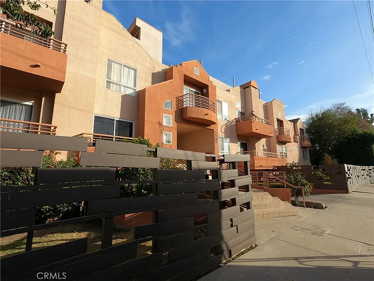 5060 Kester Ave #103 — Photo 16