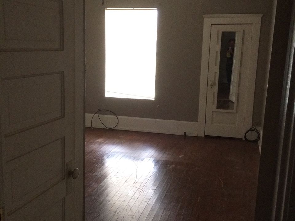 2nd image of 150 W Cooper Ave