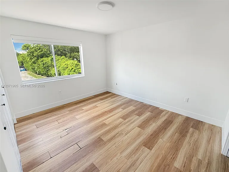 8035 Lake Dr #205 — Photo 9