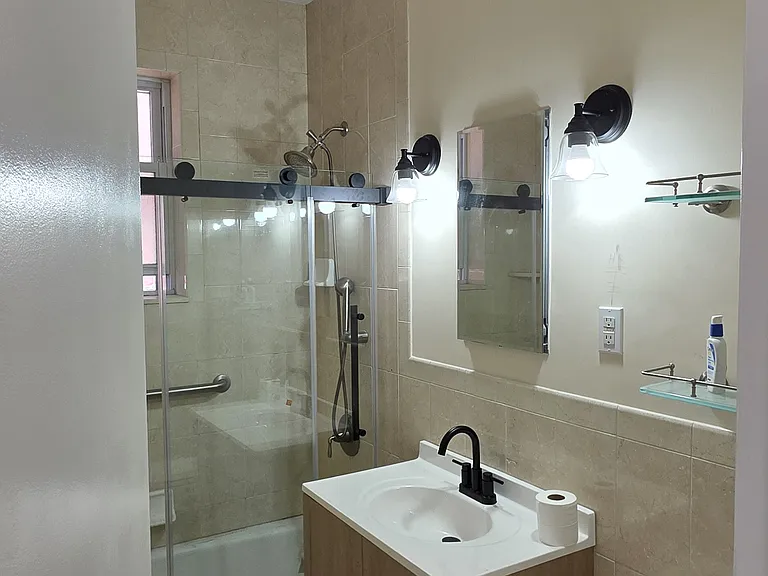 512 Minnieford Ave #1 — Photo 9