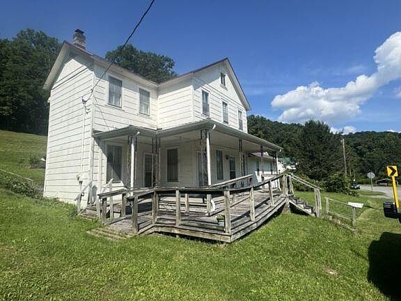 2nd image of 19552 Seneca Trl