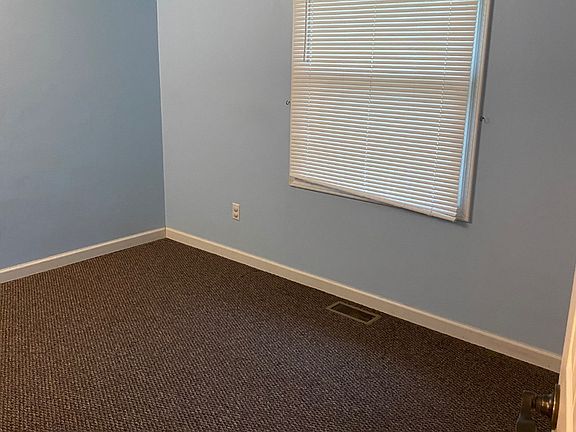 5th image of 12 Harper Dr