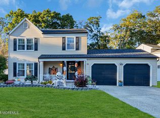 21 Bunker Hill Dr, Howell, NJ 07731