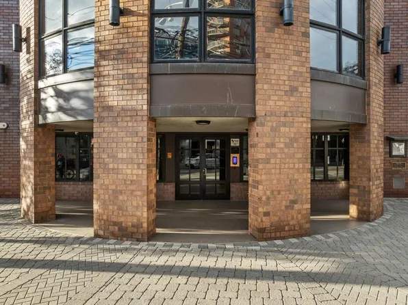 70 Adams Street image 41 of 47