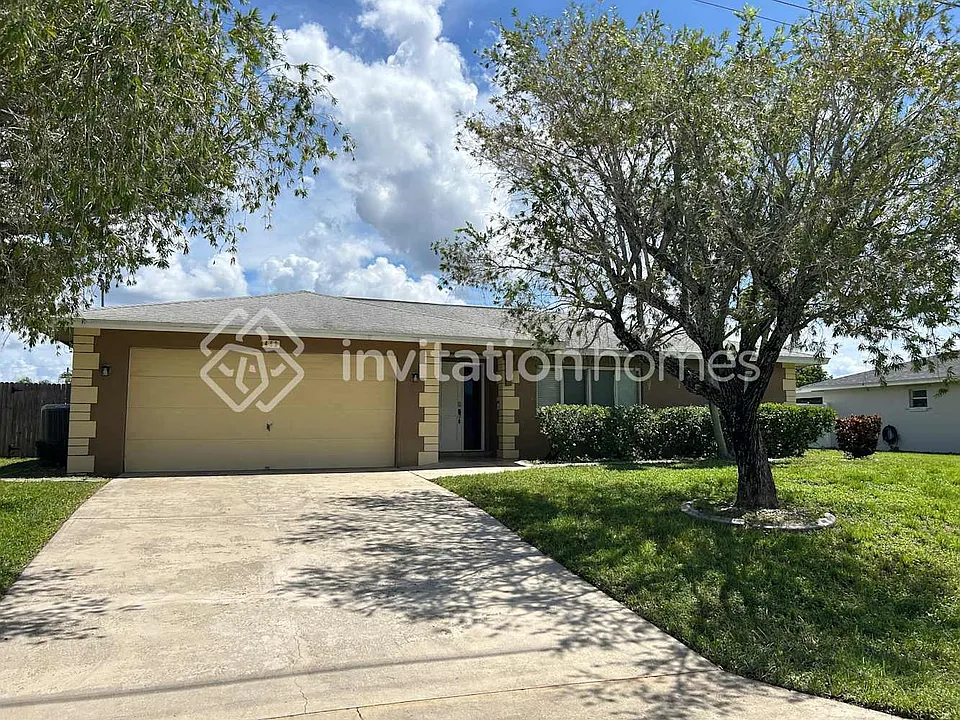 459 SE 17th Ave