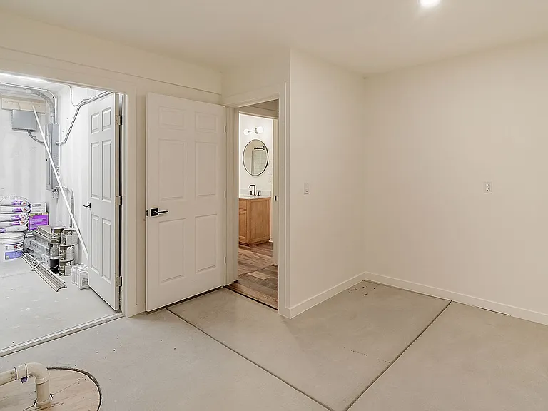 148 N Aspen St — Photo 24