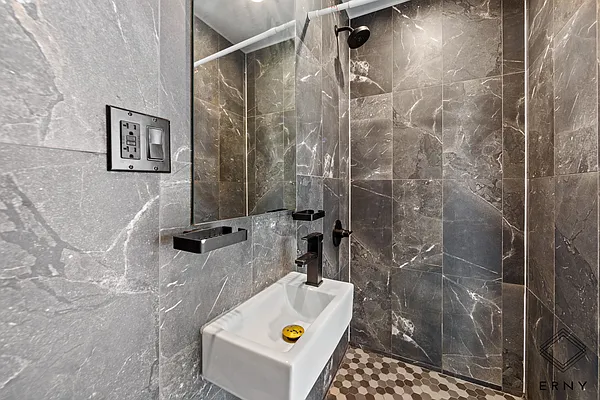 Rented by ERNY LLC | media 10