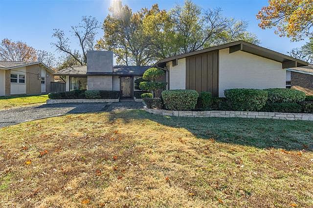 1st image of 927 Wisteria Way