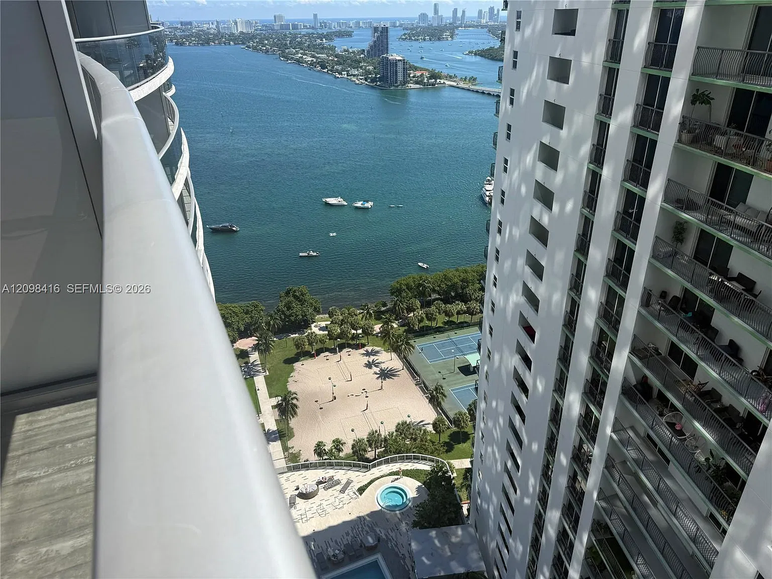 Aria On The Bay — Photo 1