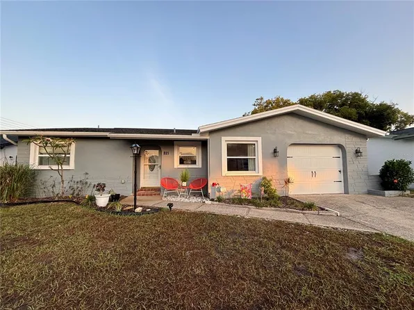 821 Karen St, Palm Harbor, FL 34684