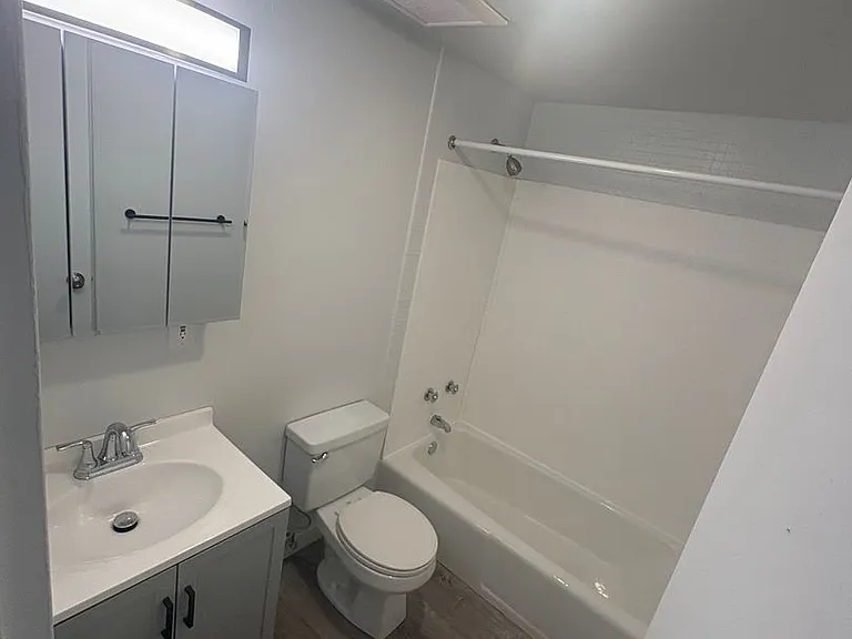 340 Newton St #B — Photo 6