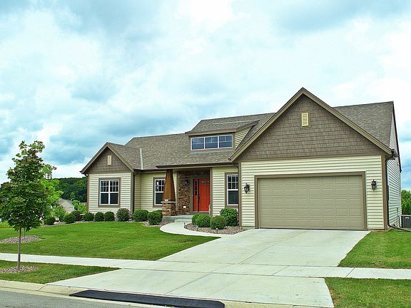 2nd image of 1064 Juniper Ln