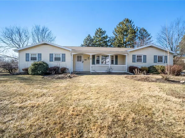 6059 Club House Ln, Allentown, PA 18106
